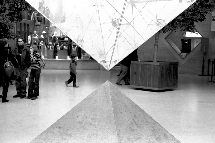 This was taken during the "photographing Paris" assigment, but I find that it fits in better with this assignment for shapes.