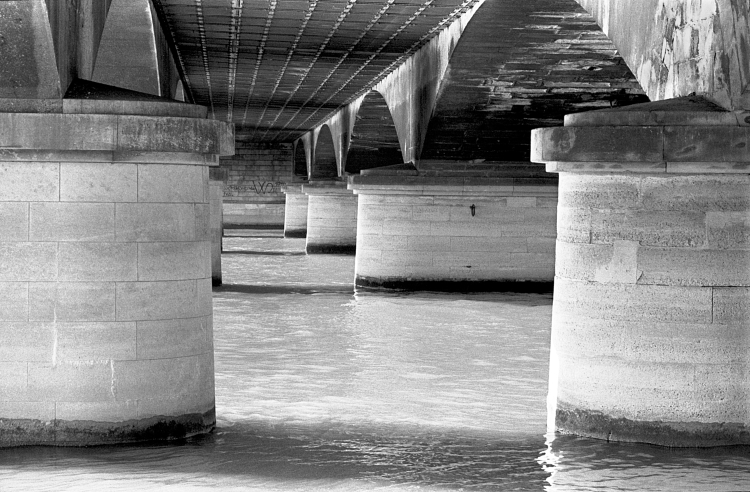 The underbelly of the pont d'Iéna.